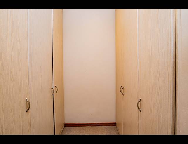 1 BEDROOM APARTMENT FOR SALE IN NEWLANDS